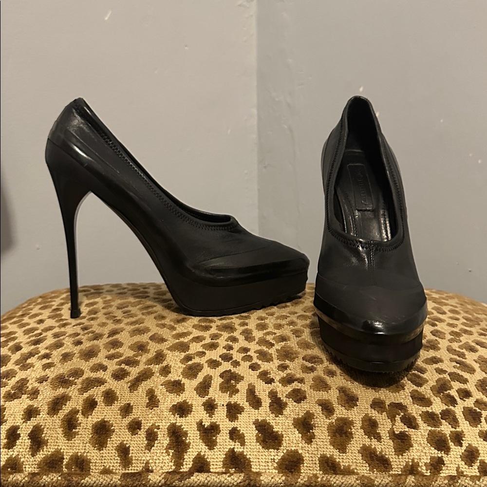 Burberry Black Platform Heels - Picture 6 of 16